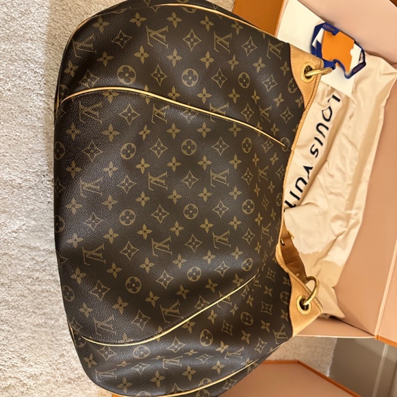 Louis Vuitton Galleria GM - Picture 13 of 15
